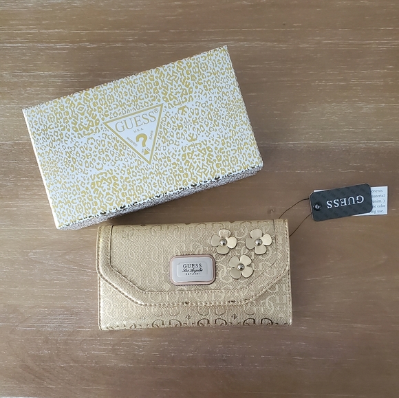 Guess - Picture 2 of 4